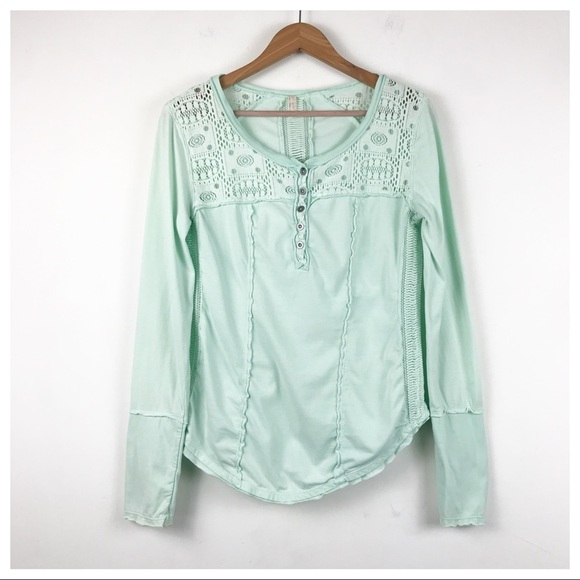 Free People Light Blue Lace Cut Out Long Sleeve Top Size‎ Medium - Picture 1 of 9